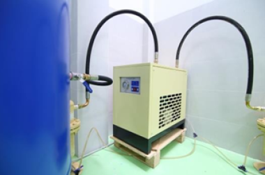 MÁY THỔI CHAI PET TỰ ĐỘNG RỚT CHAI CS 800-1500 CHAI/GIỜ